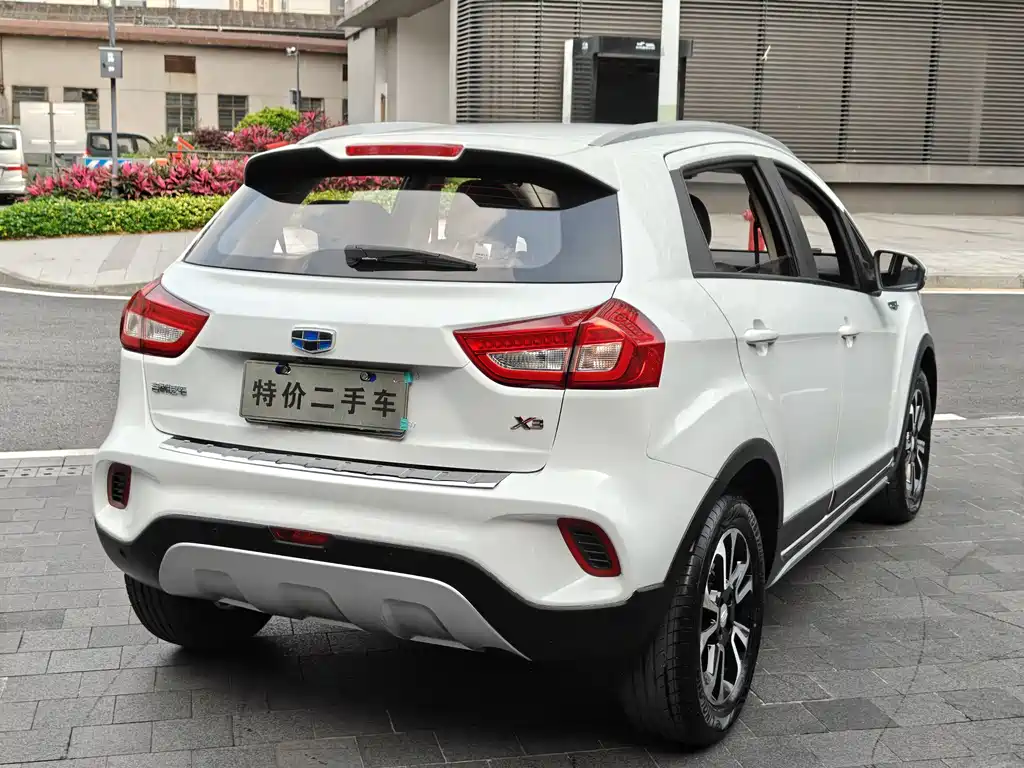 Geely Vision X3 2018 — фото 9