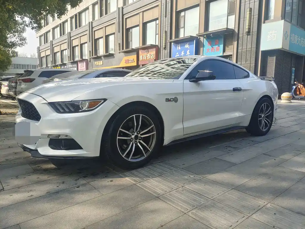 Ford Mustang 2017 — фото 1