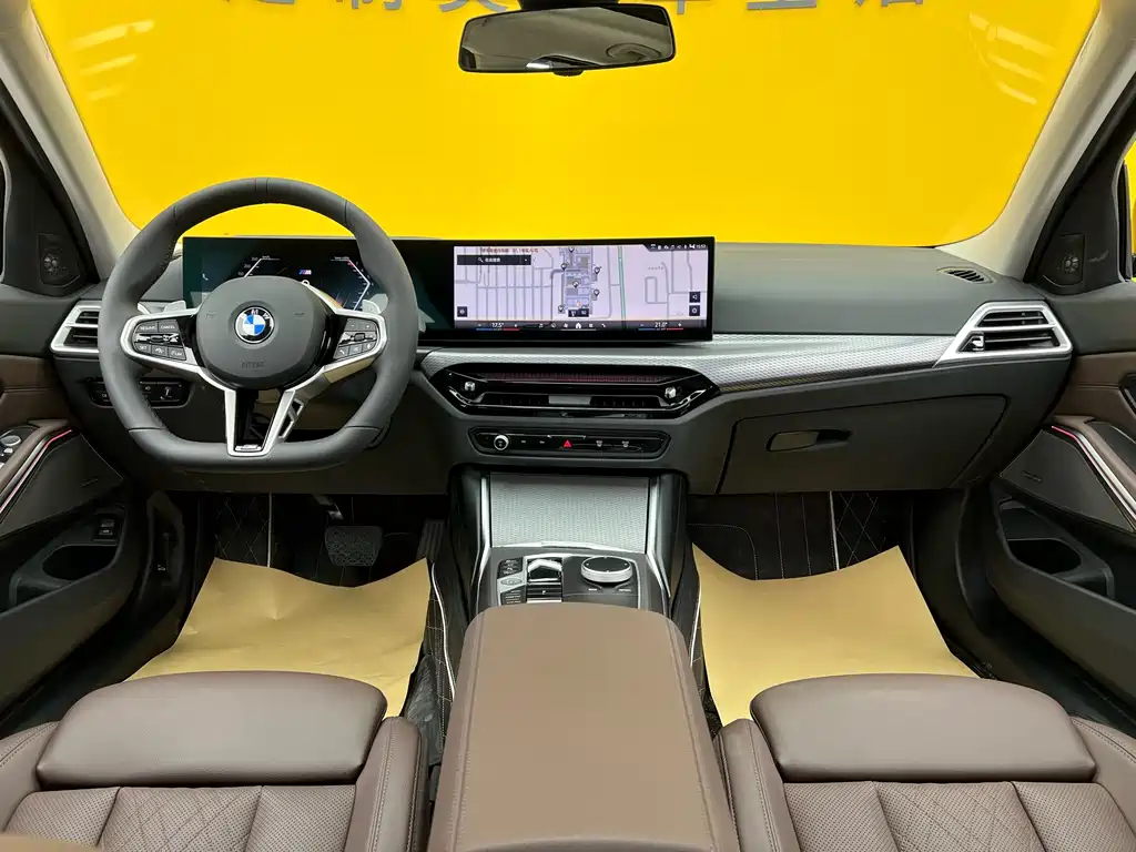 BMW 3 Series 2025 — фото 14