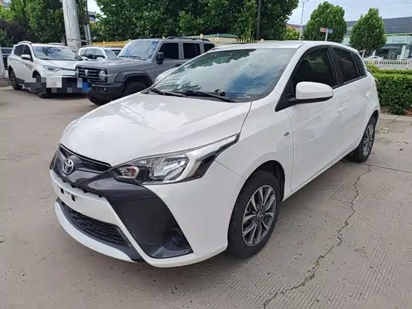 Toyota Yaris L 2021