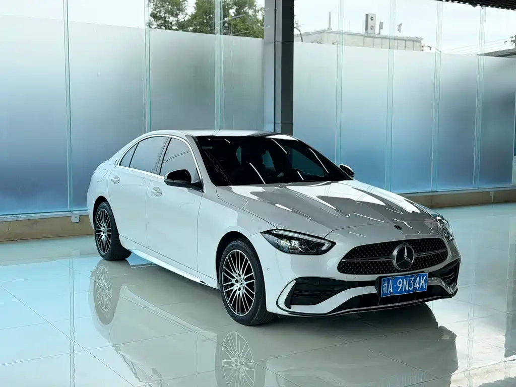 Mercedes-Benz C-Class 2023 — фото 3
