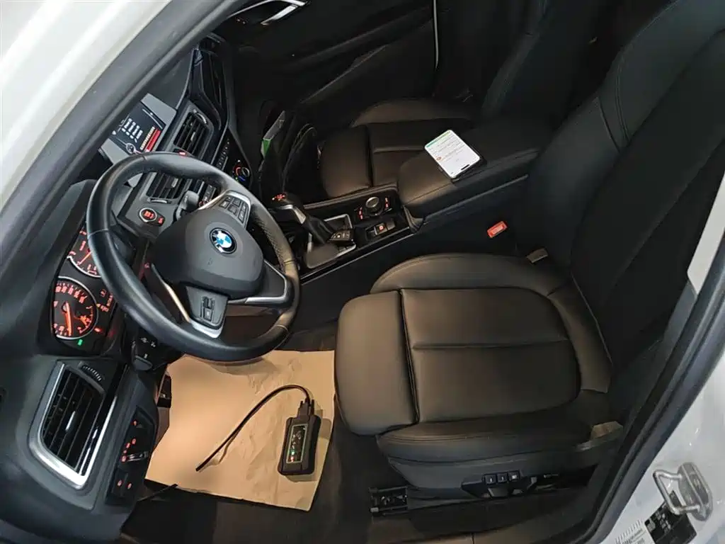 BMW 1 Series 2017 — фото 15