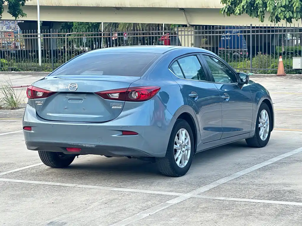 Mazda 3 Axela 2016 — фото 11