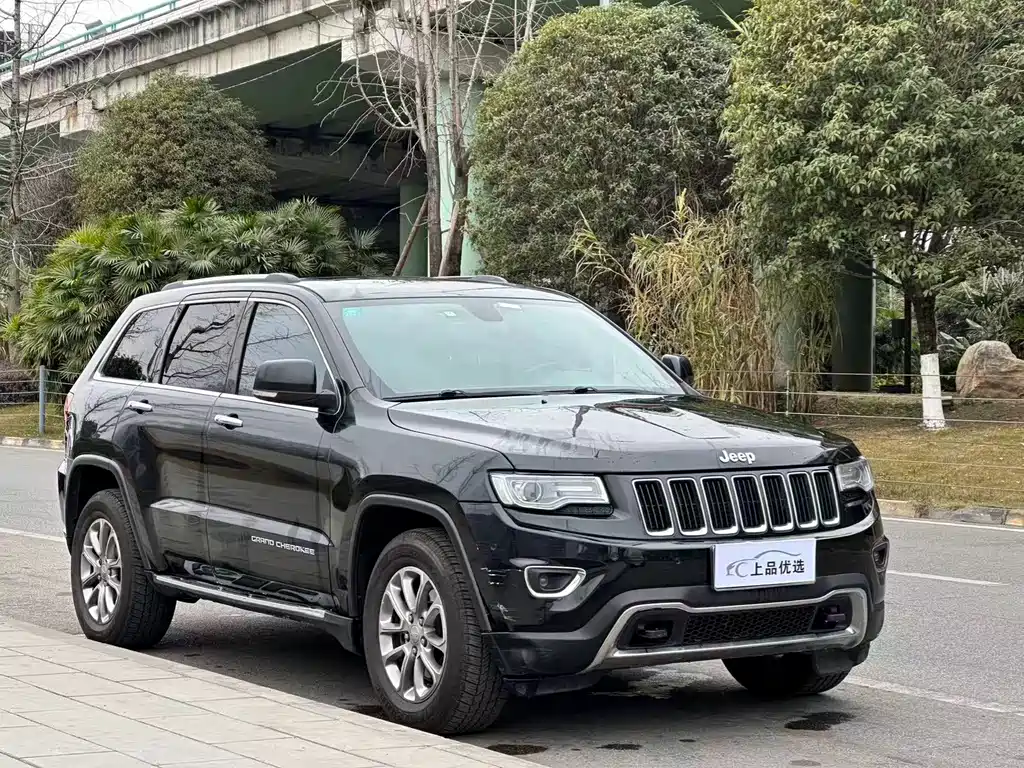 Jeep Grand Cherokee 2017 — фото 3