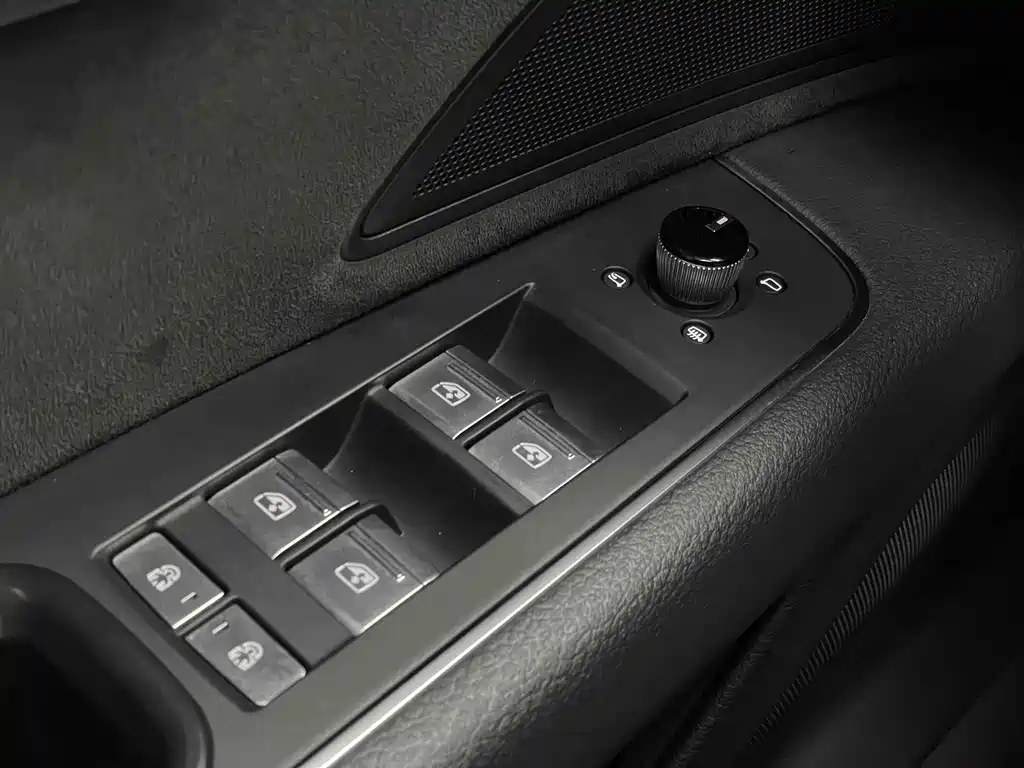 Audi A8 2020 — фото 22