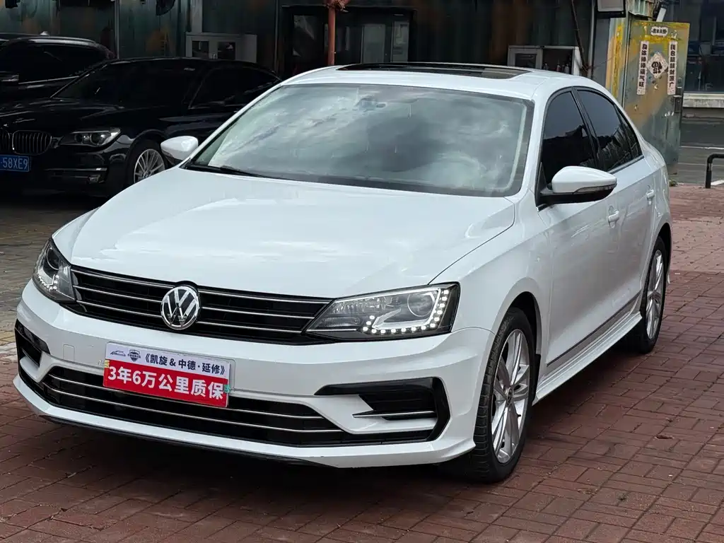 Volkswagen Sagitar 2018