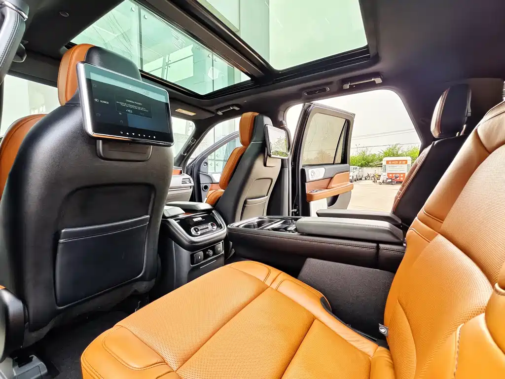 Lincoln Navigator 2019 — фото 11