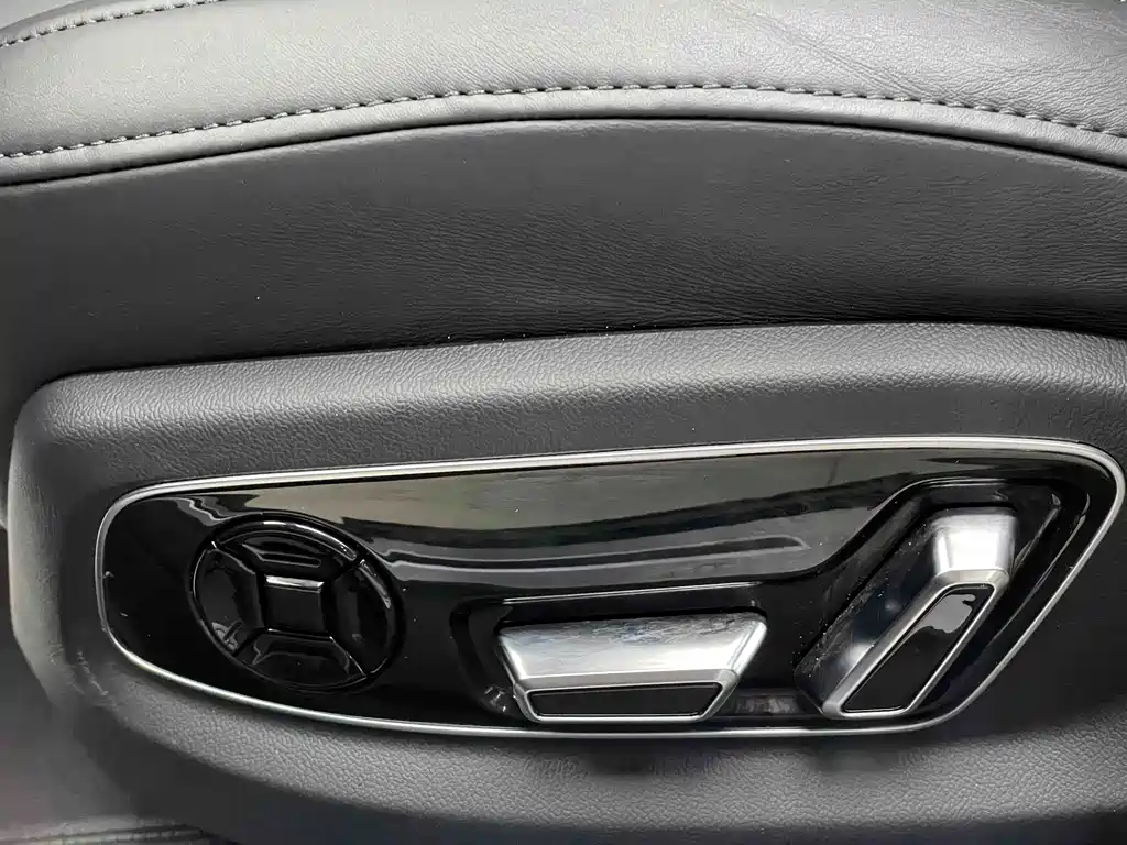 Audi A8 2020 — фото 21
