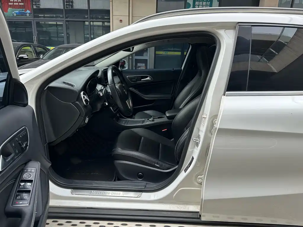 Mercedes-Benz GLA 2015