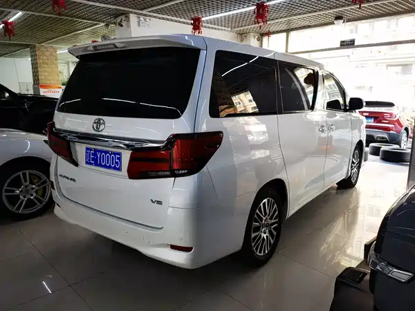 Toyota Alphard 2012