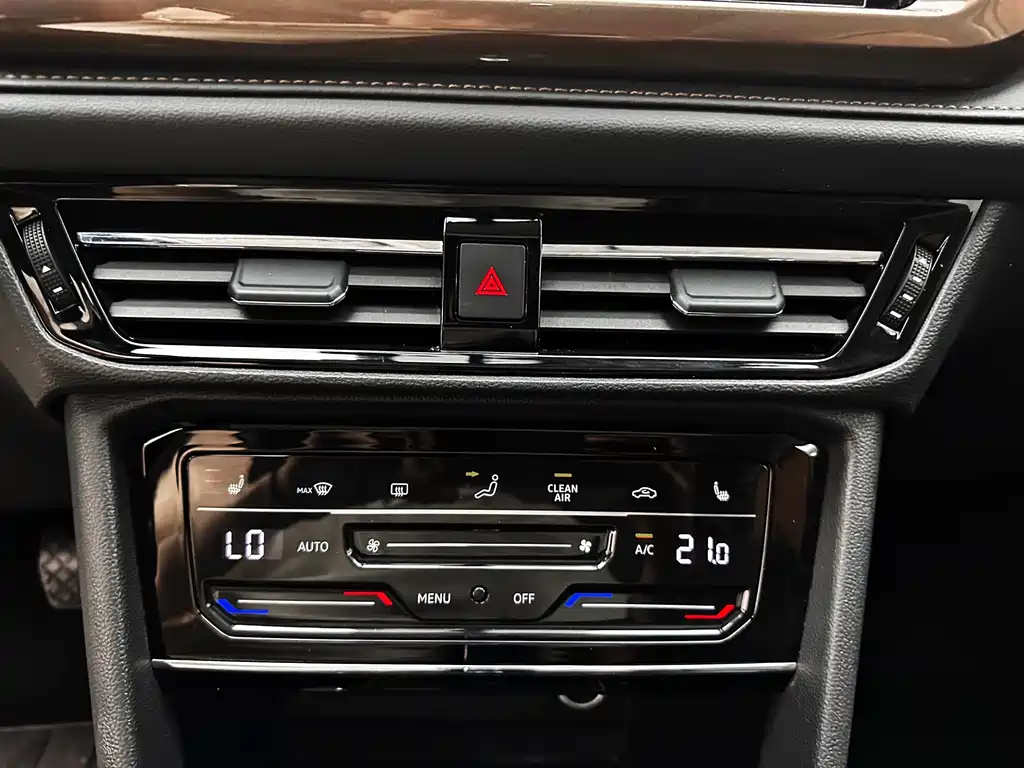 Volkswagen Tharu 2021 — фото 23