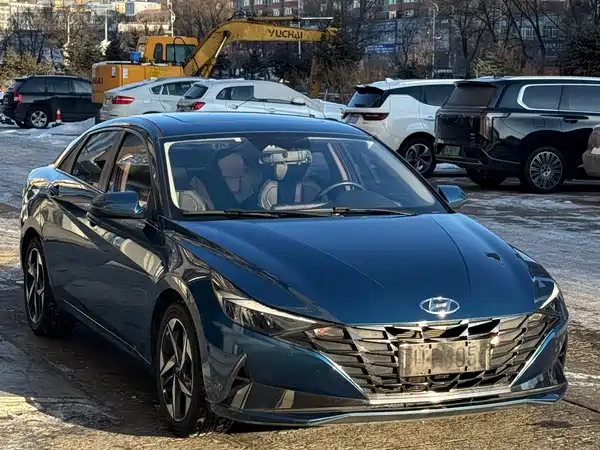 Hyundai Elantra 2022