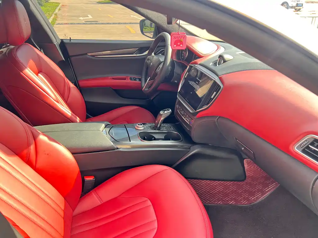 Maserati Ghibli 2022 — фото 18