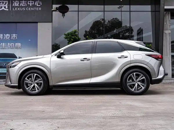 Lexus RX 2025