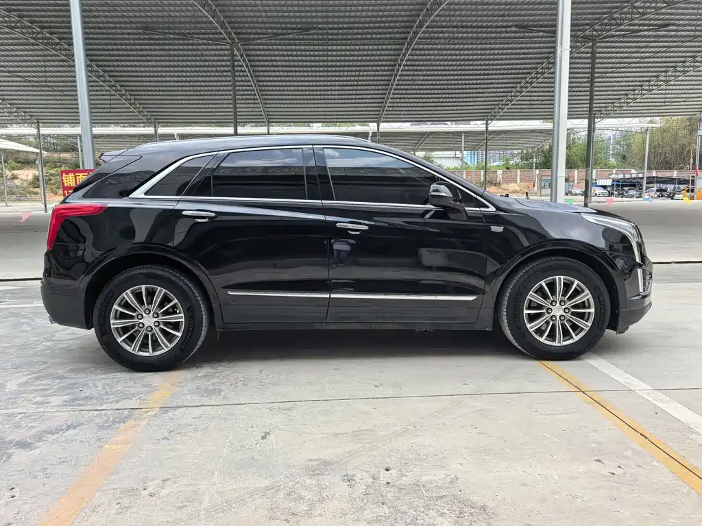 Cadillac XT5 2017 — фото 4