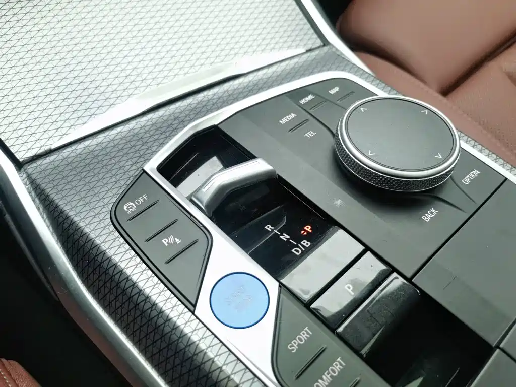 BMW i3 2024 — фото 13