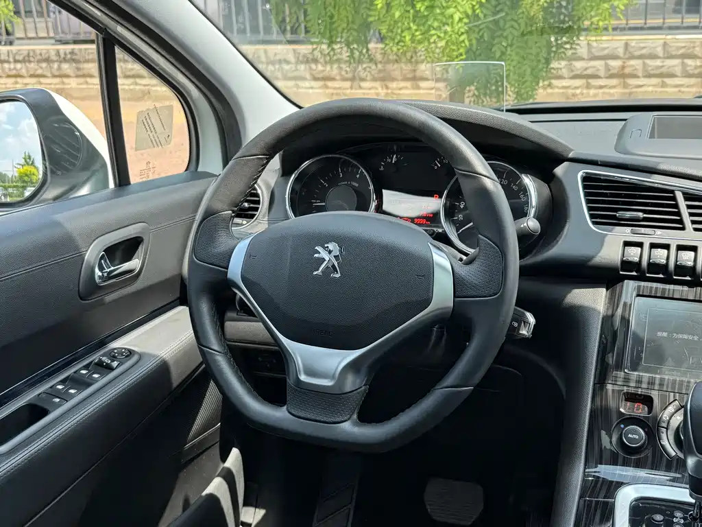 Peugeot 3008 2015 — фото 13