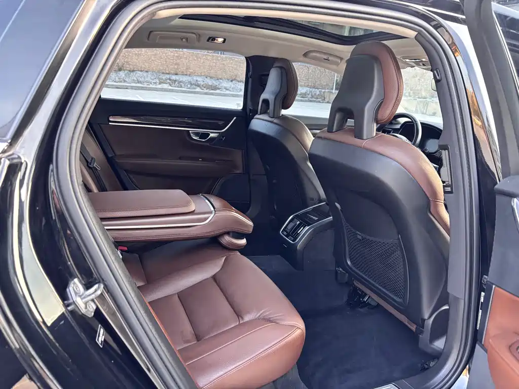 Volvo S90 2017 — фото 16