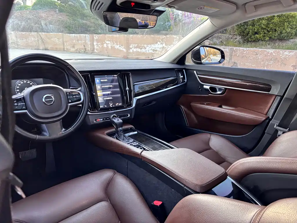 Volvo S90 2017 — фото 25