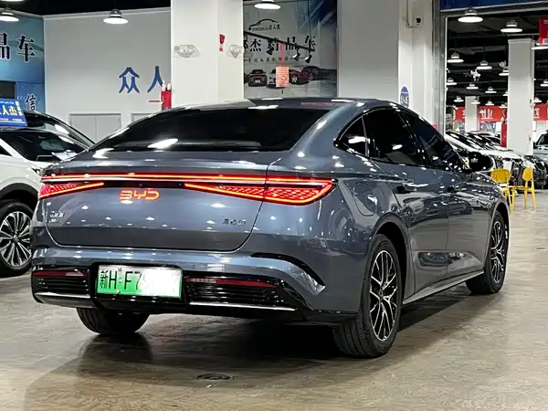 BYD Seal 07 DM-i 2025