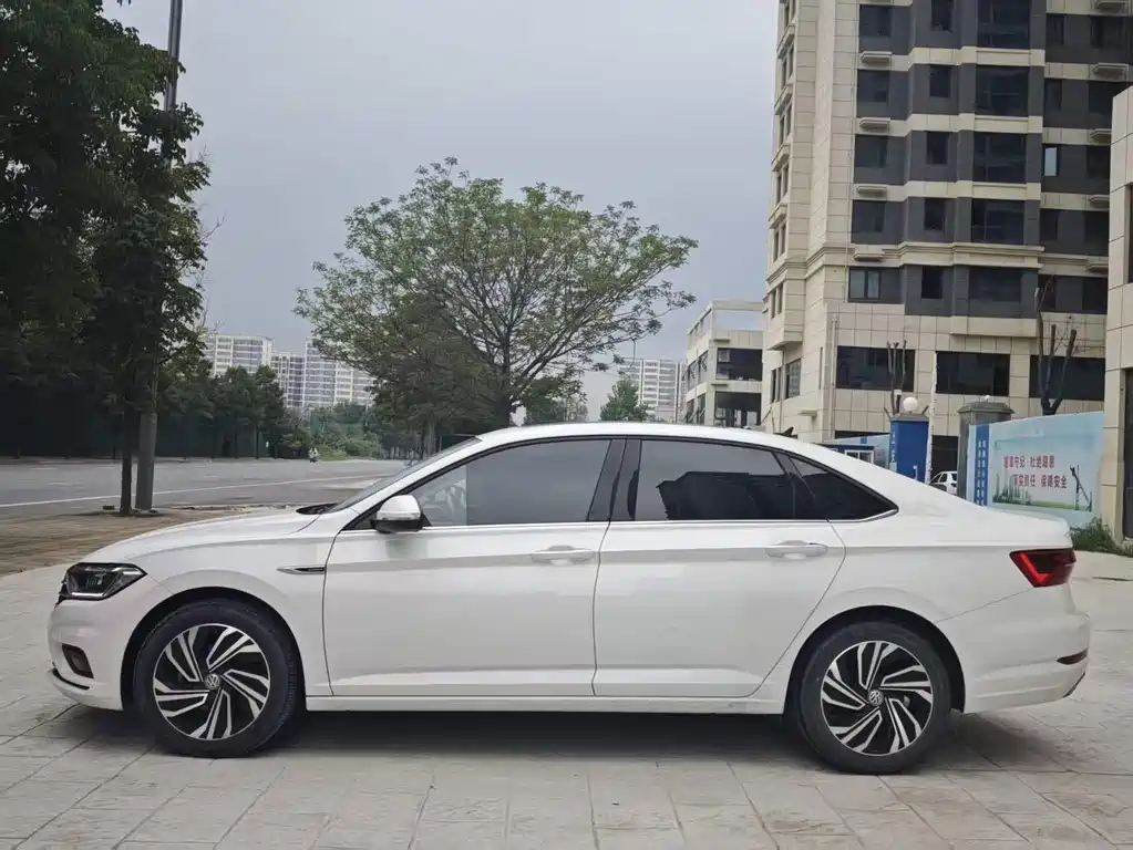 Volkswagen Sagitar 2021