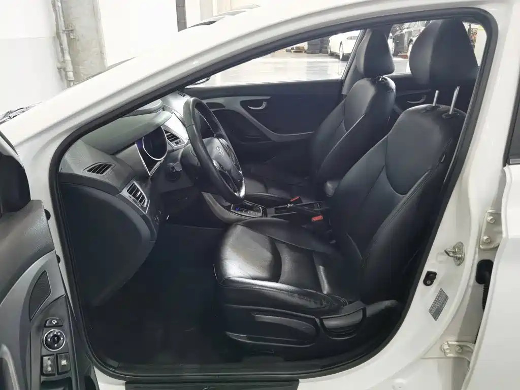 Hyundai Elantra Langdong 2016 — фото 10