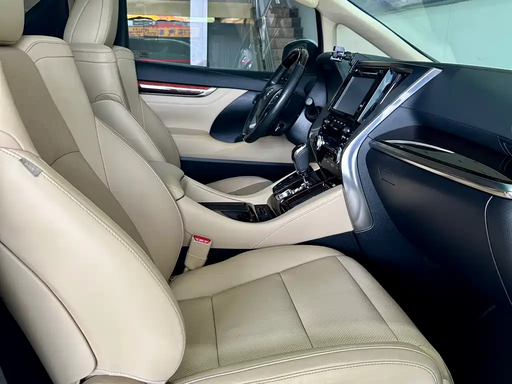 Toyota Alphard 2016 — фото 10