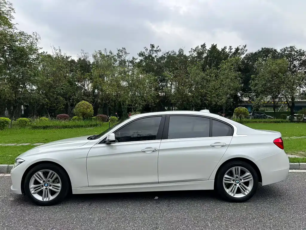 BMW 3 Series 2017
