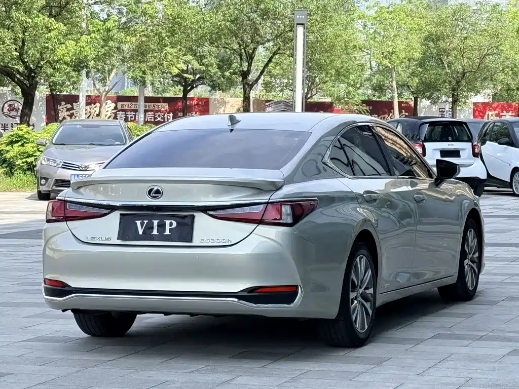 Lexus ES 2020 — фото 3
