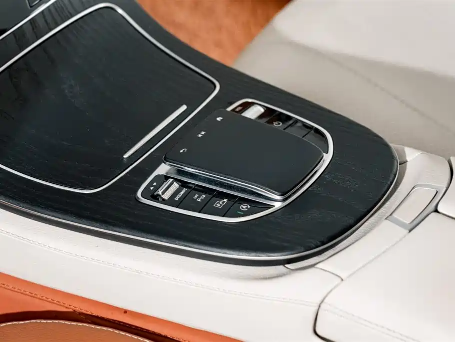 Mercedes-Benz E-Class 2023 — фото 16