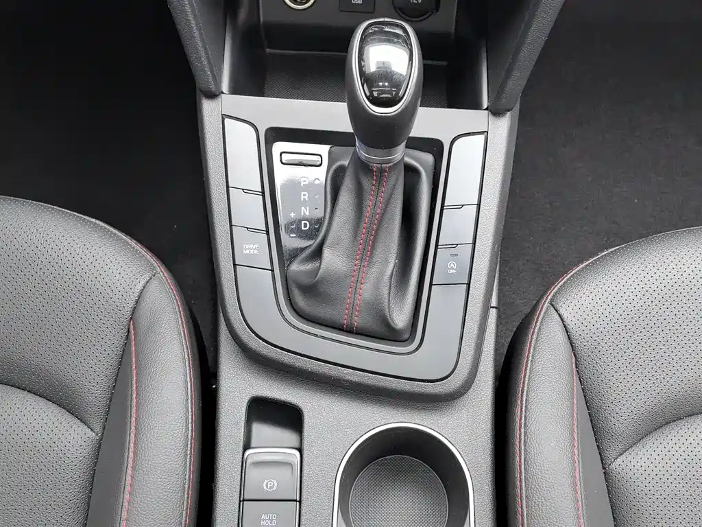 Hyundai Elantra 2020 — фото 13