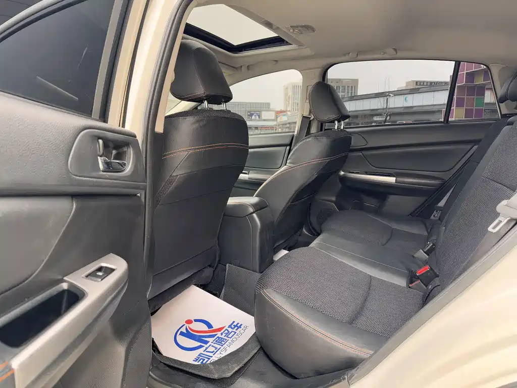 Subaru XV 2015 — фото 8