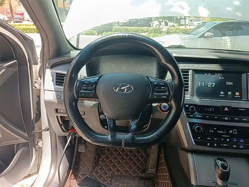 Hyundai Sonata 2017 — фото 11