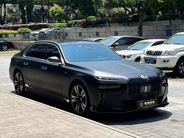 BMW 7 Series 2024