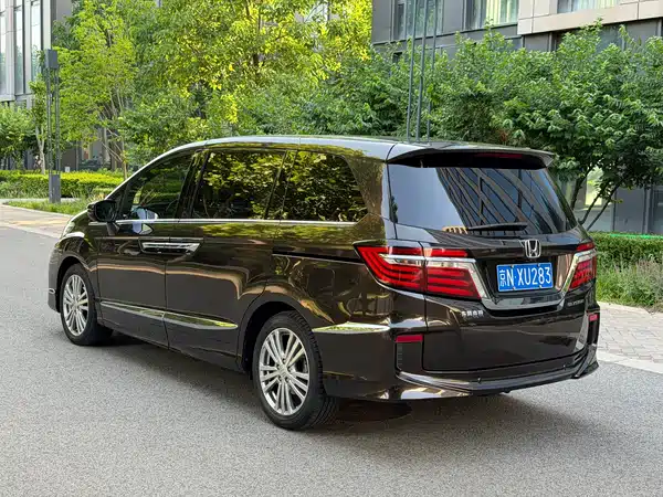 Honda Elysion 2018