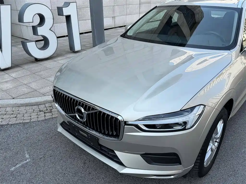 Volvo XC60 2019 — фото 2