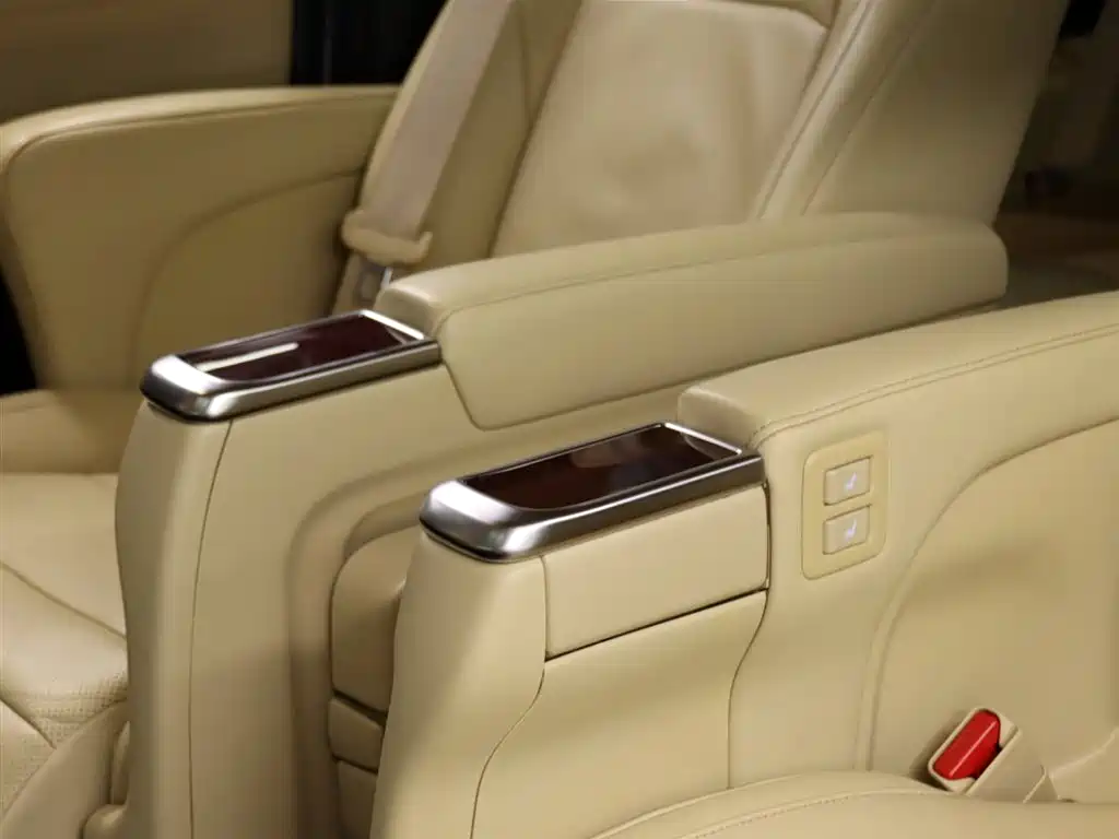 Toyota Alphard 2017 — фото 16