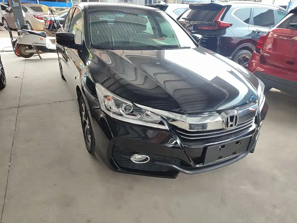 Honda Accord 2018 — фото 1