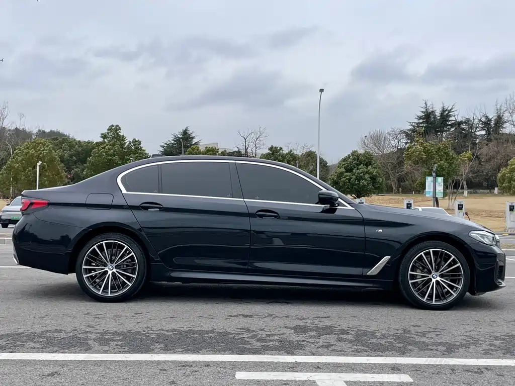 BMW 5 Series 2021