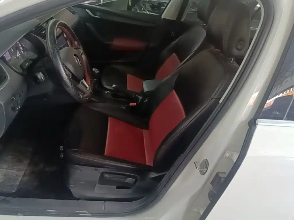 Skoda Octavia 2018 — фото 15