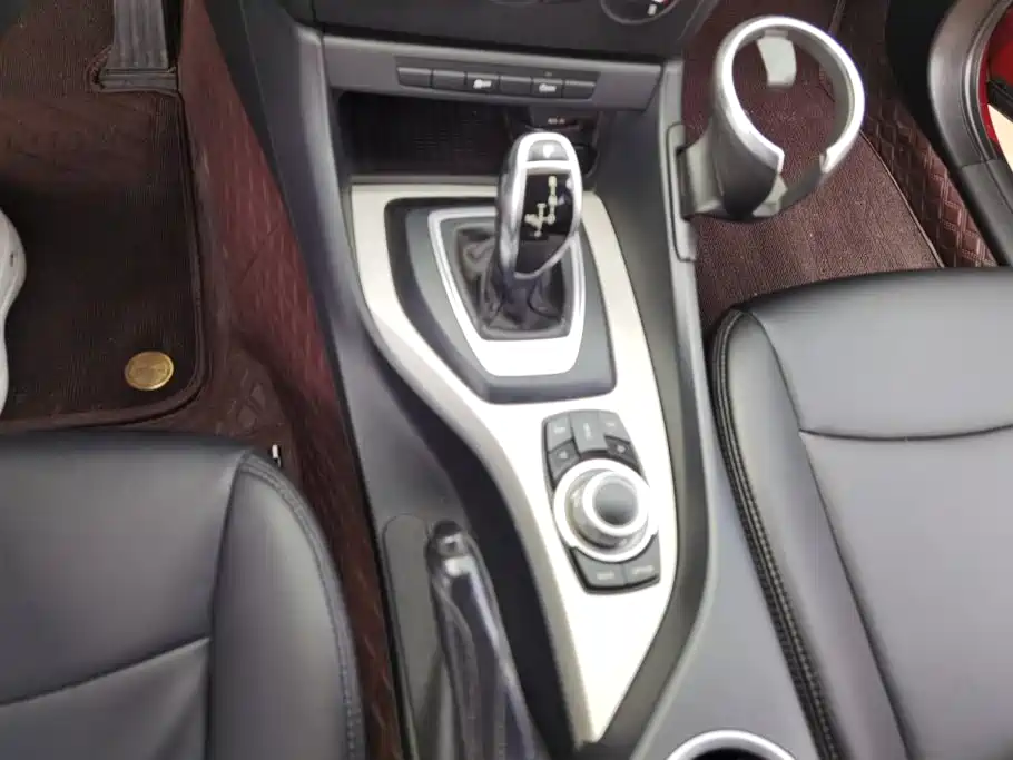 BMW X1 2015 — фото 16