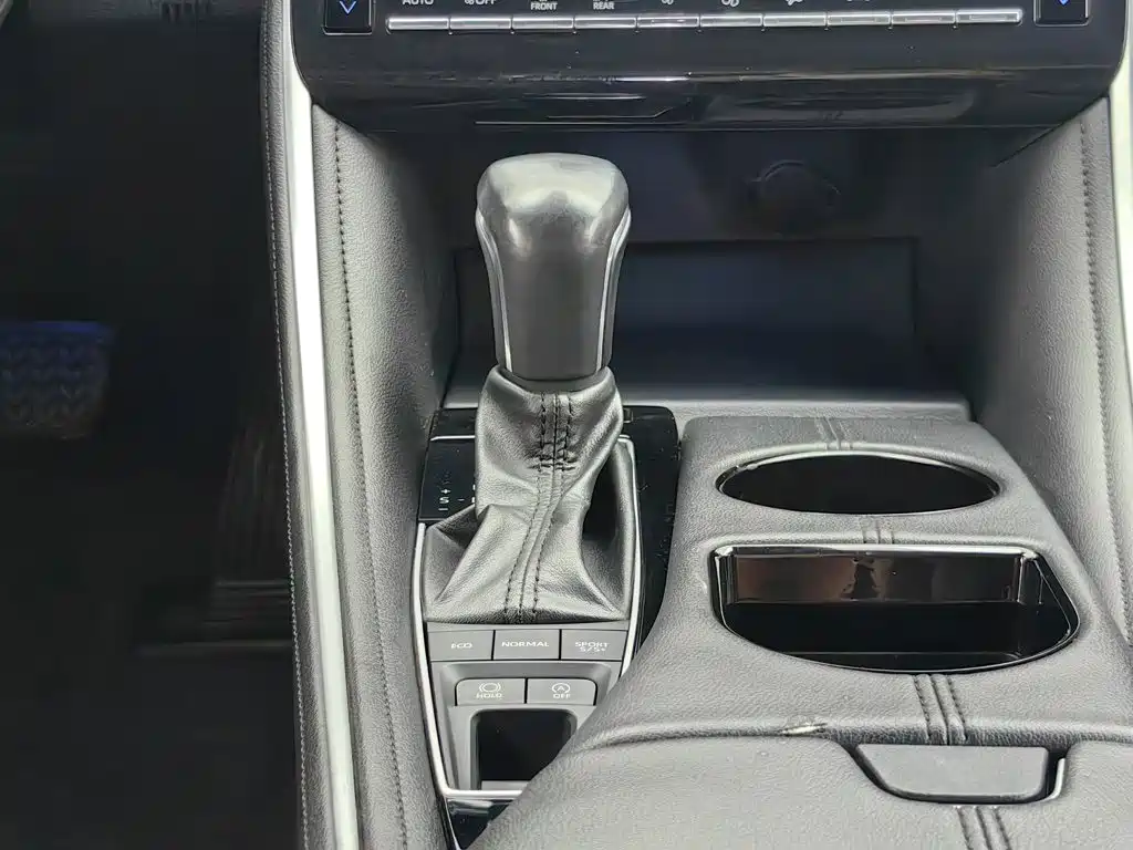 Toyota Avalon 2023 — фото 13