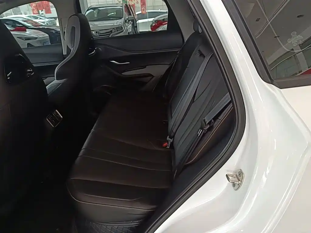 BYD Seal 05 DM-i 2024 — фото 16