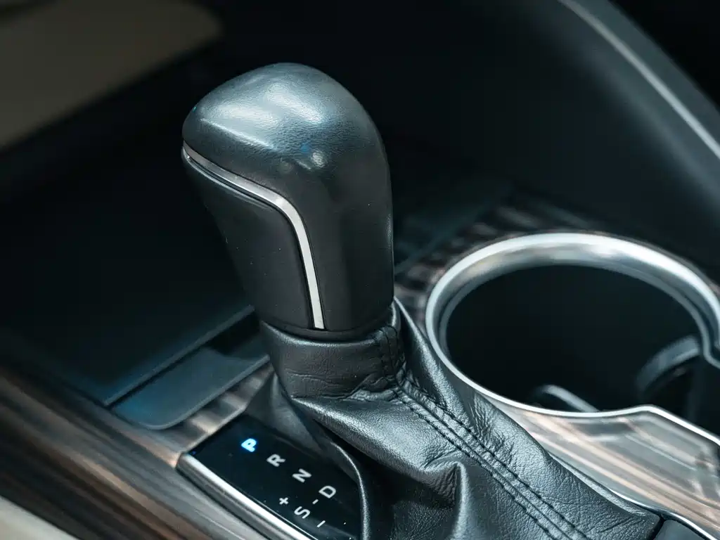Toyota Camry 2018 — фото 17