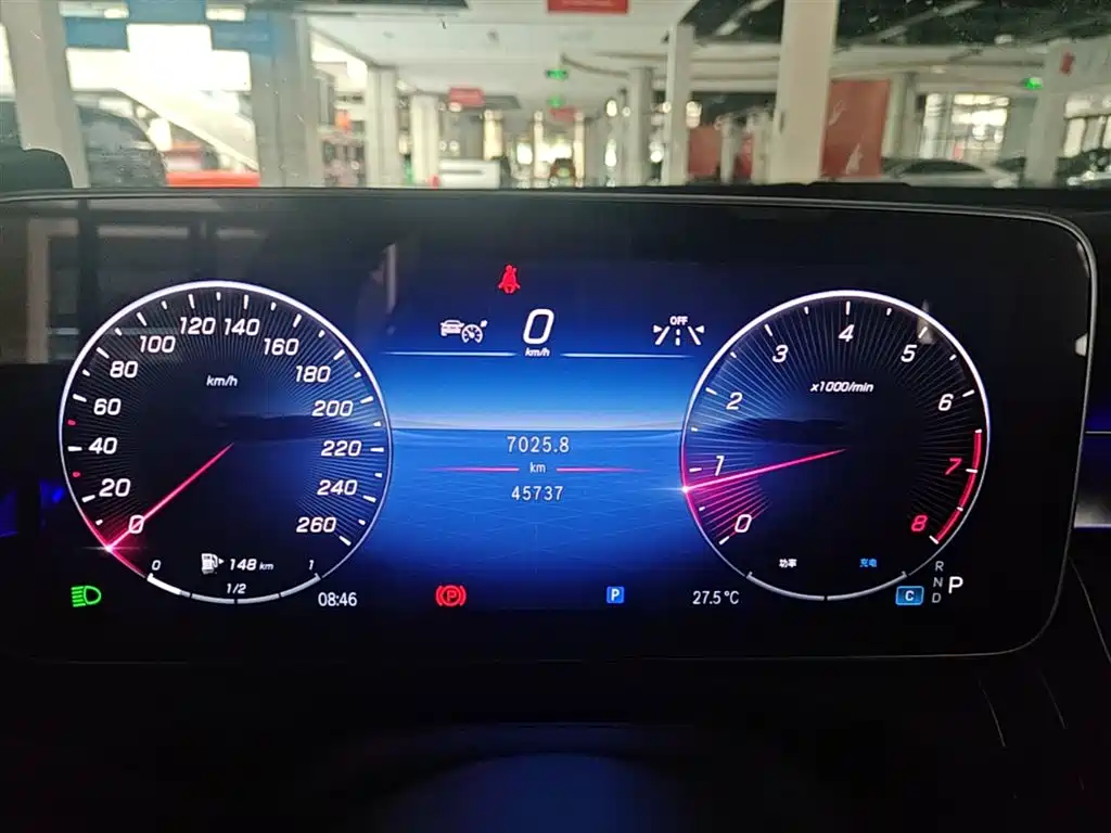Mercedes-Benz C-Class 2023 — фото 12