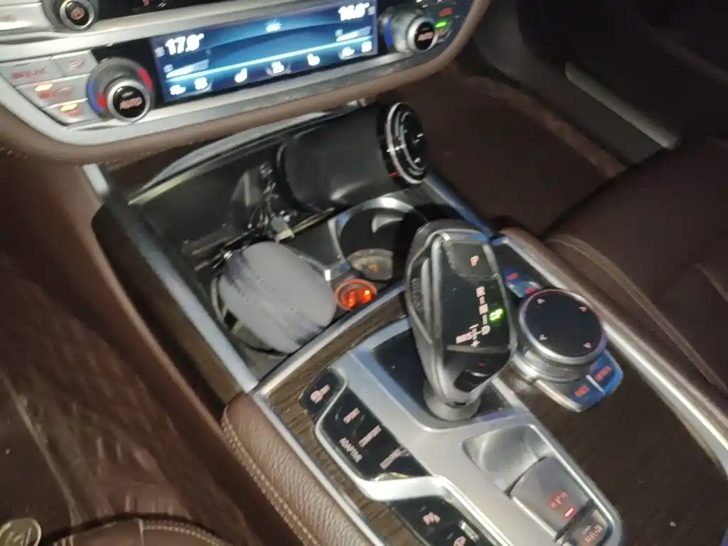 BMW 7 Series 2016 — фото 15