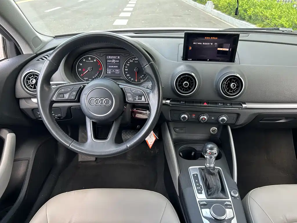 Audi A3 2018 — фото 15