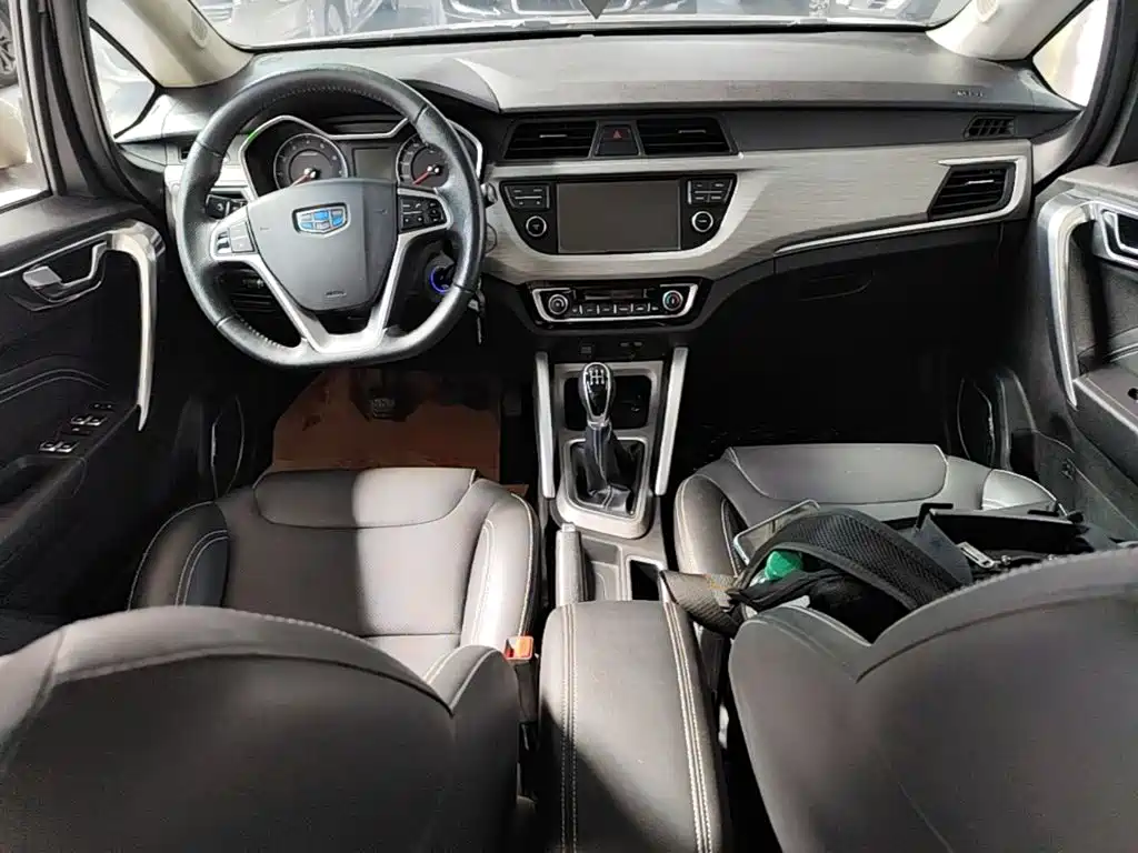 Geely Vision X3 2018 — фото 16