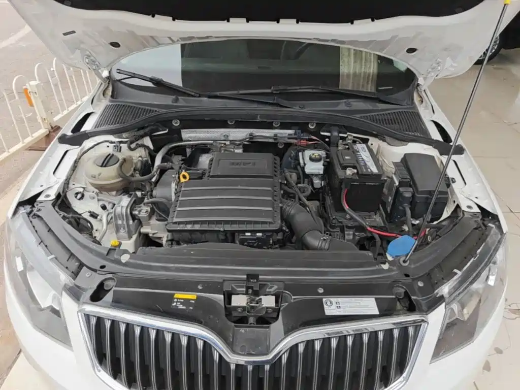 Skoda Octavia 2015 — фото 20