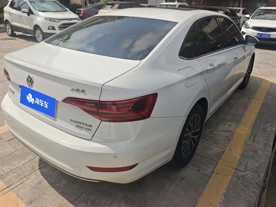 Volkswagen Sagitar 2019